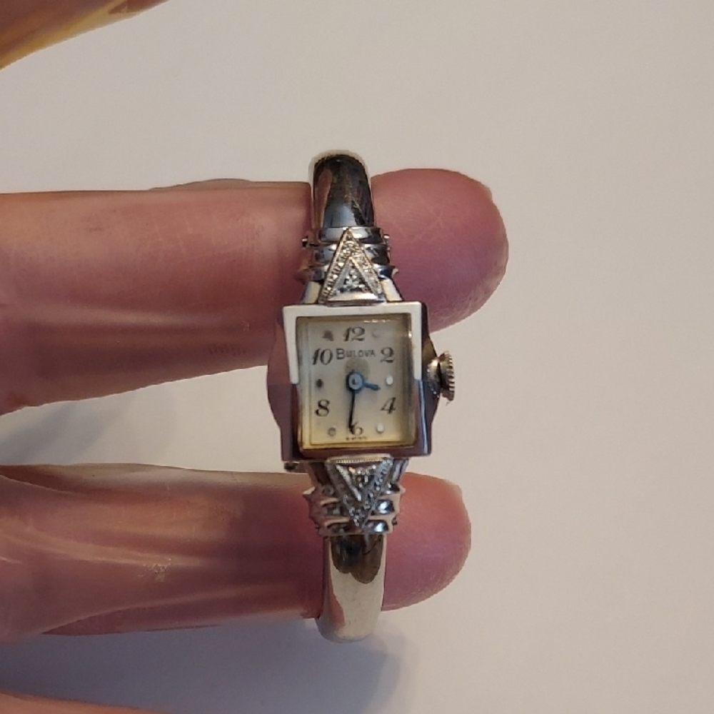 Bulova 10K Gold Filled W/ 17 Jewels Wearable Watch Bracelet